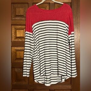 Maurice’s xl long sleeve T-shirt. Lightweight material soft and comfy